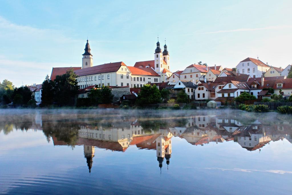 Apartment Telc Hradecka Exterior photo
